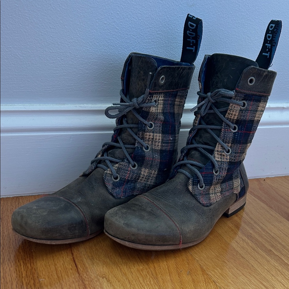 Women’s Radio BBC Plaid Lace-Up Boots - Brown and Blue